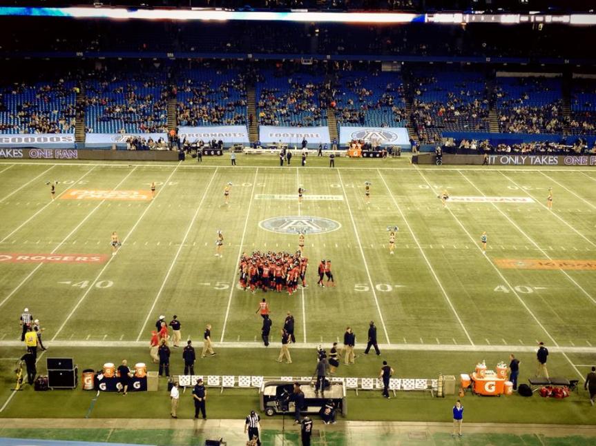 If you look closely, you can count every Argo fan on one hand